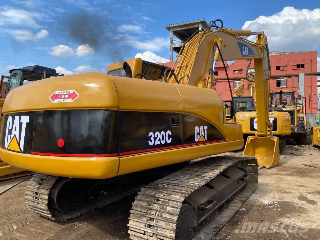 CAT 320 C حفارات زحافة