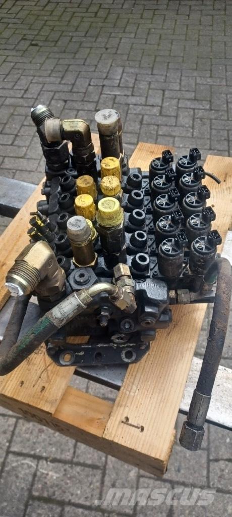 Valmet 911.1 حصادات