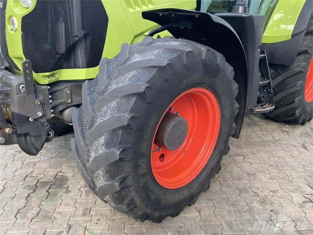 CLAAS Arion 640 الجرارات