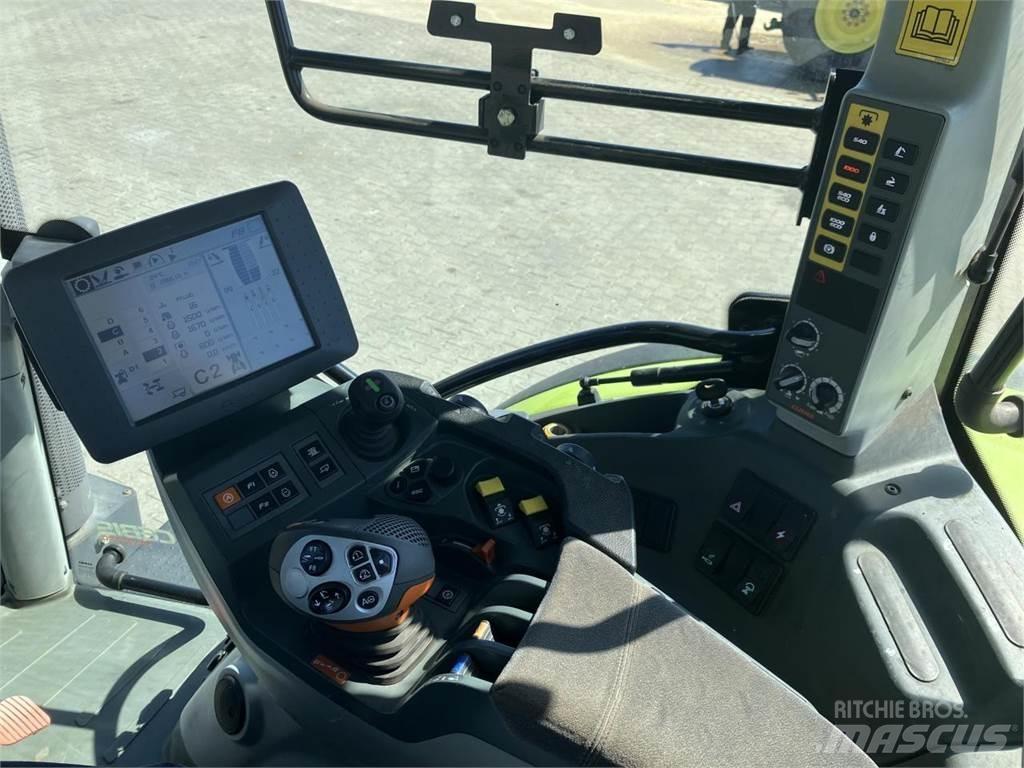 CLAAS Arion 640 الجرارات