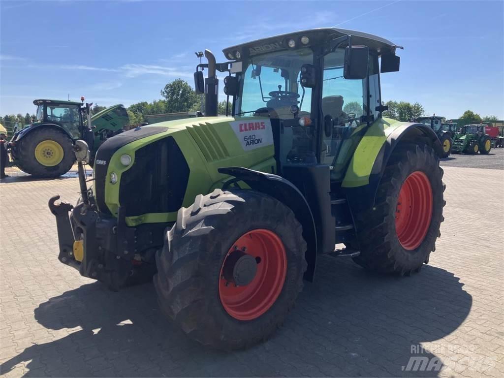 CLAAS Arion 640 الجرارات
