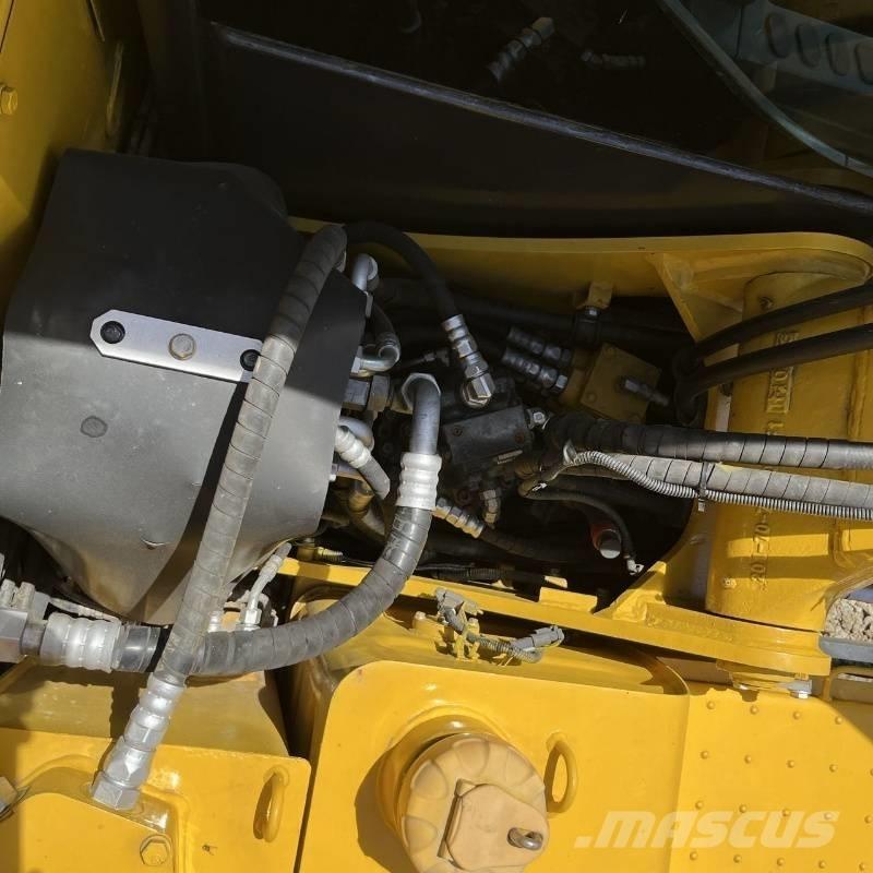 Komatsu PC 70 حفارات زحافة