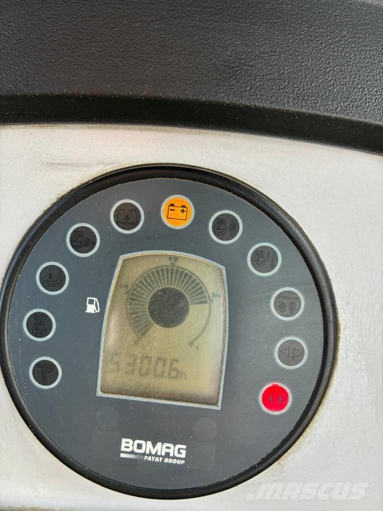 Bomag BW 216PDH4 ضاغطات التربة