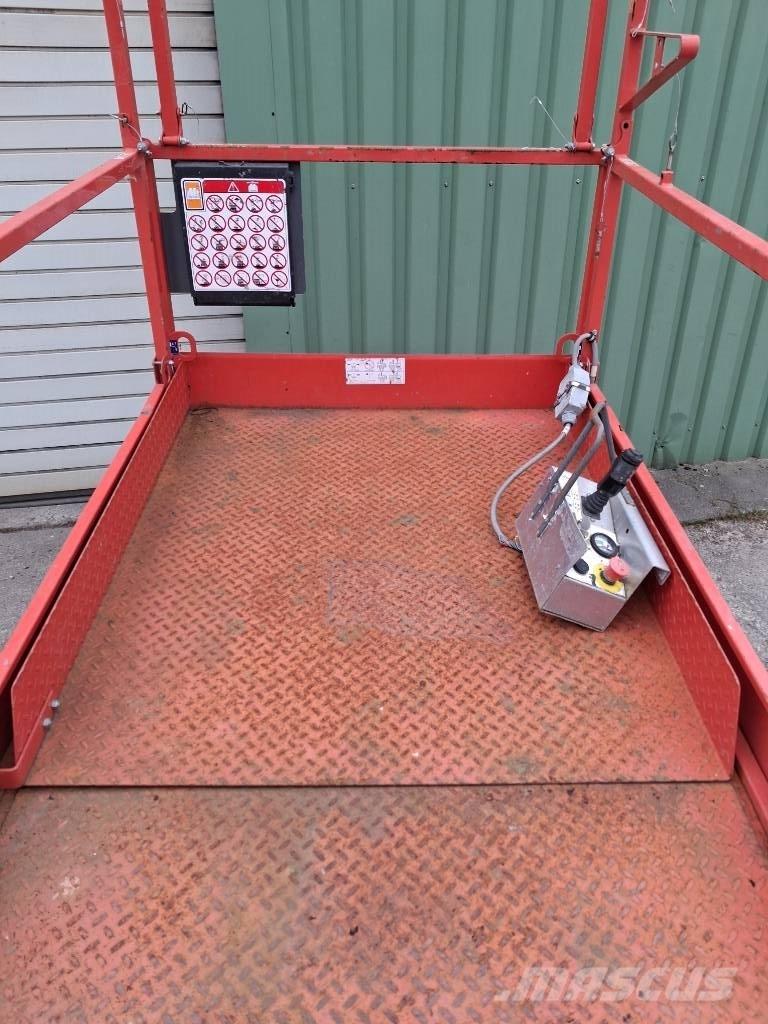 SkyJack SJ III 4632 رافعات مقصية الشكل