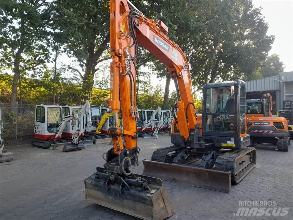 Doosan DX85R-3 حفارات وسط 7 طن - 12 طن