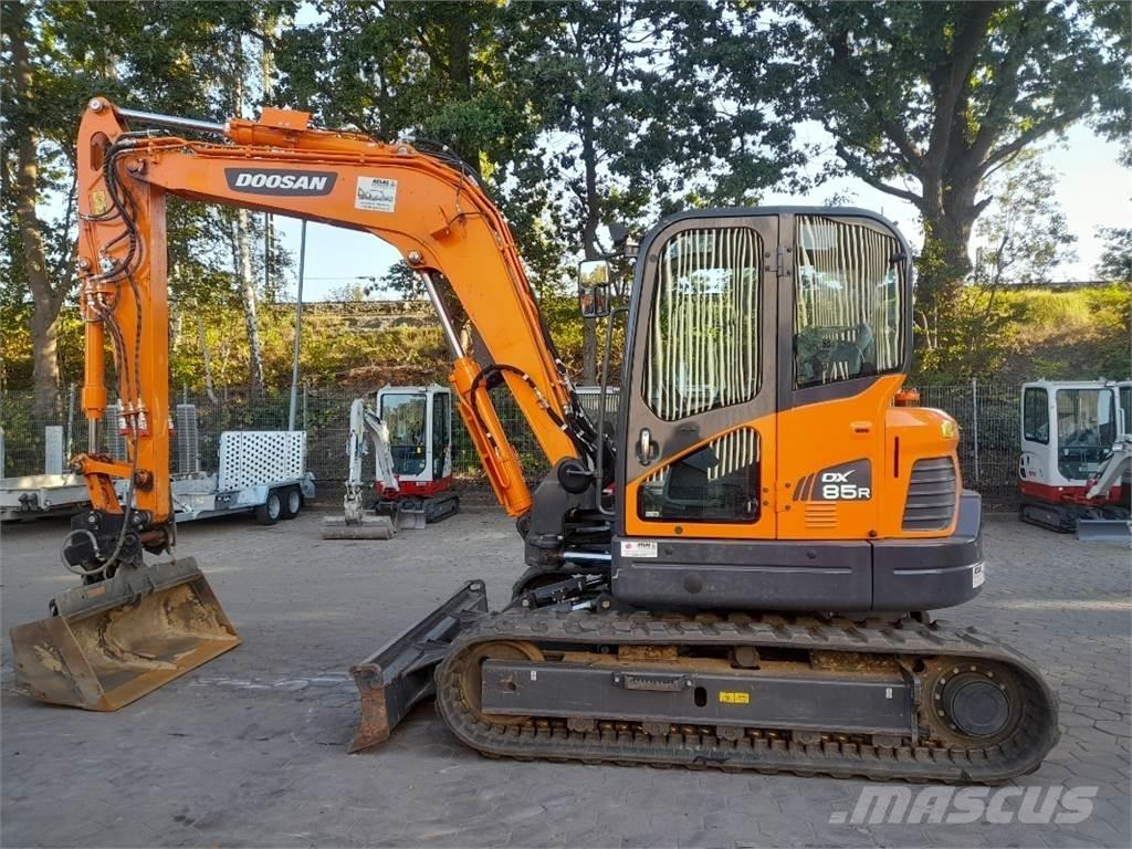 Doosan DX85R-3 حفارات وسط 7 طن - 12 طن