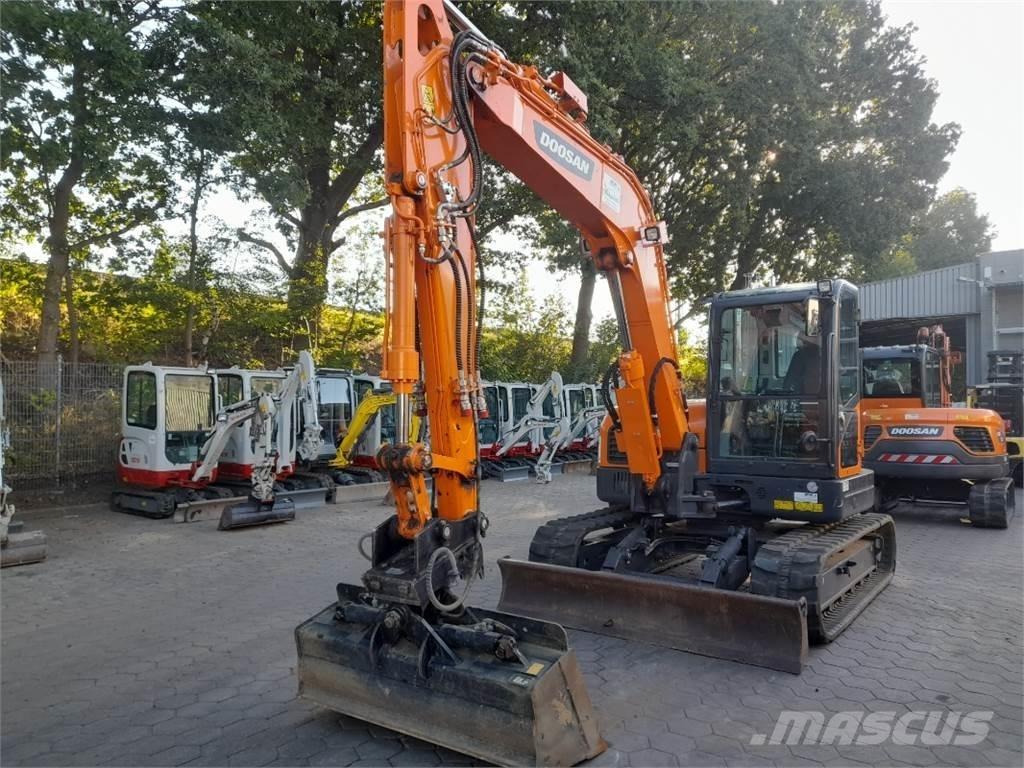 Doosan DX85R-3 حفارات وسط 7 طن - 12 طن