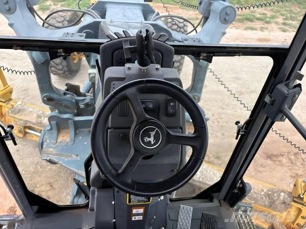 DEERE 772GP معدات تمهيد الطرق