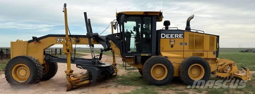 DEERE 772GP معدات تمهيد الطرق