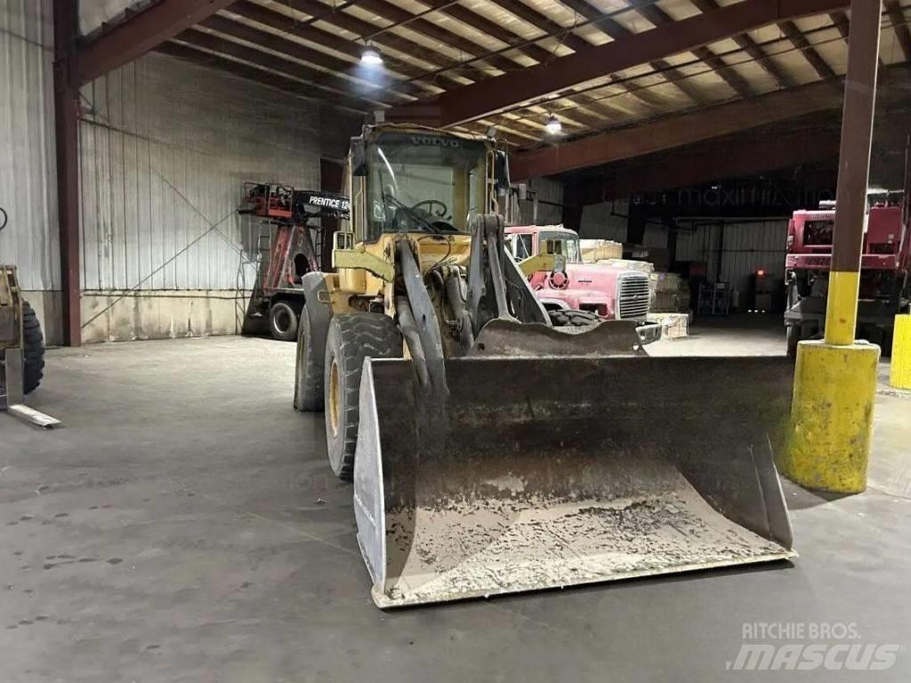 Volvo L 90 E لوادر بعجل