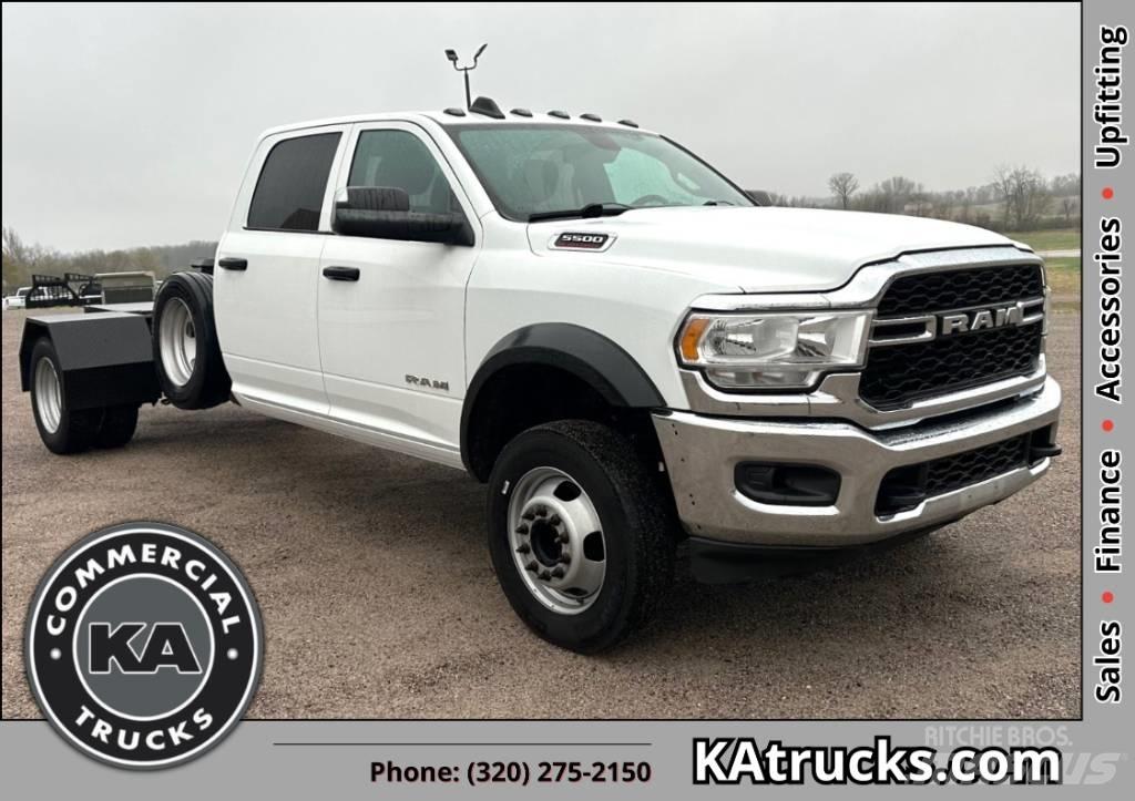 RAM 5500 TRADESMAN شاحنات بمقصورة وهيكل
