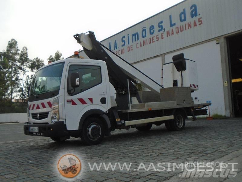 Renault Maxity المنصات الهوائية المثبتة على شاحنة