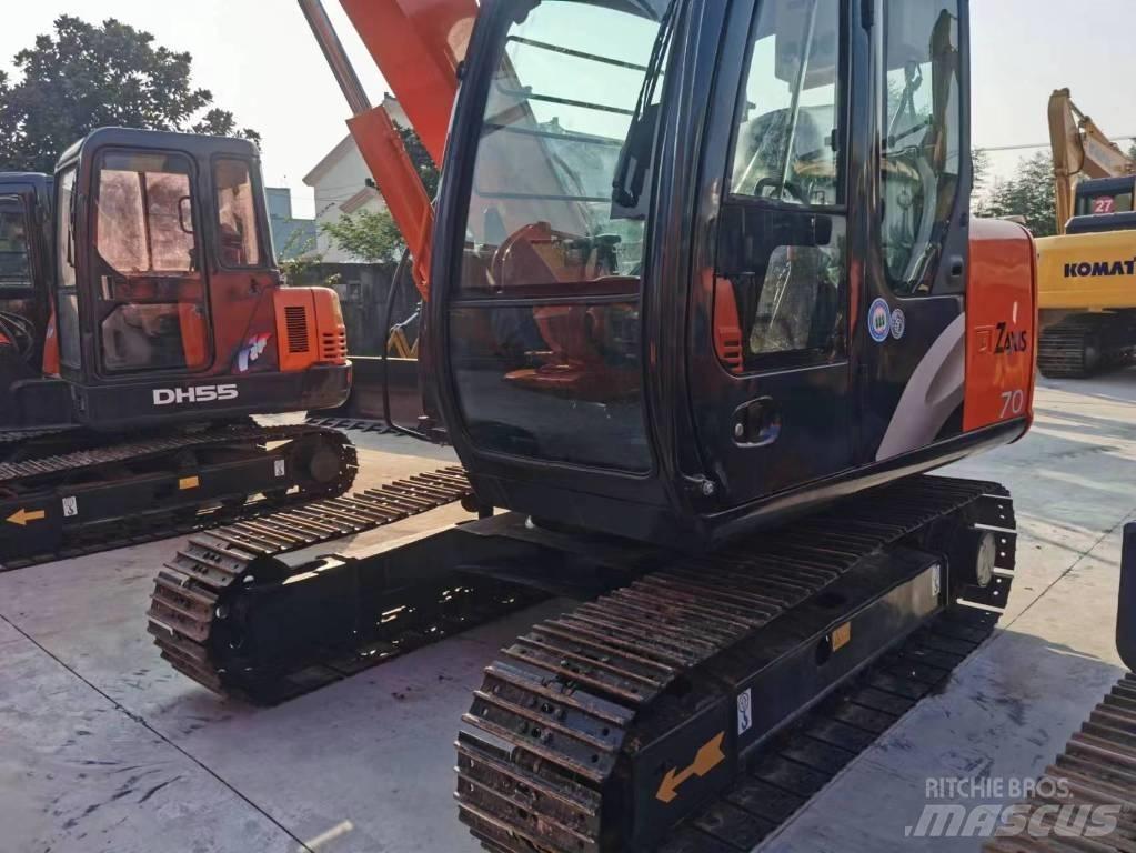 Hitachi ZX 70 حفارات وسط 7 طن - 12 طن