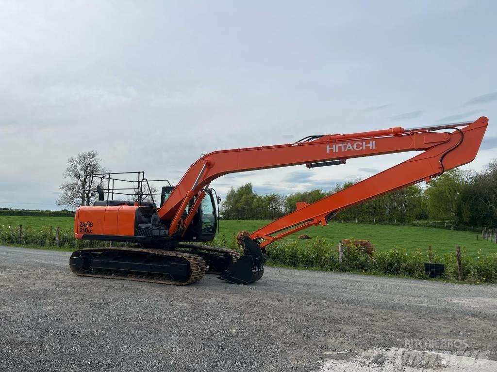 Hitachi Zaxis 210 LC حفارات طويلة الذراع