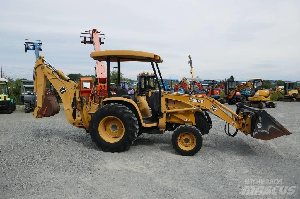 DEERE 110 لوادر ذات جرافات عكسية