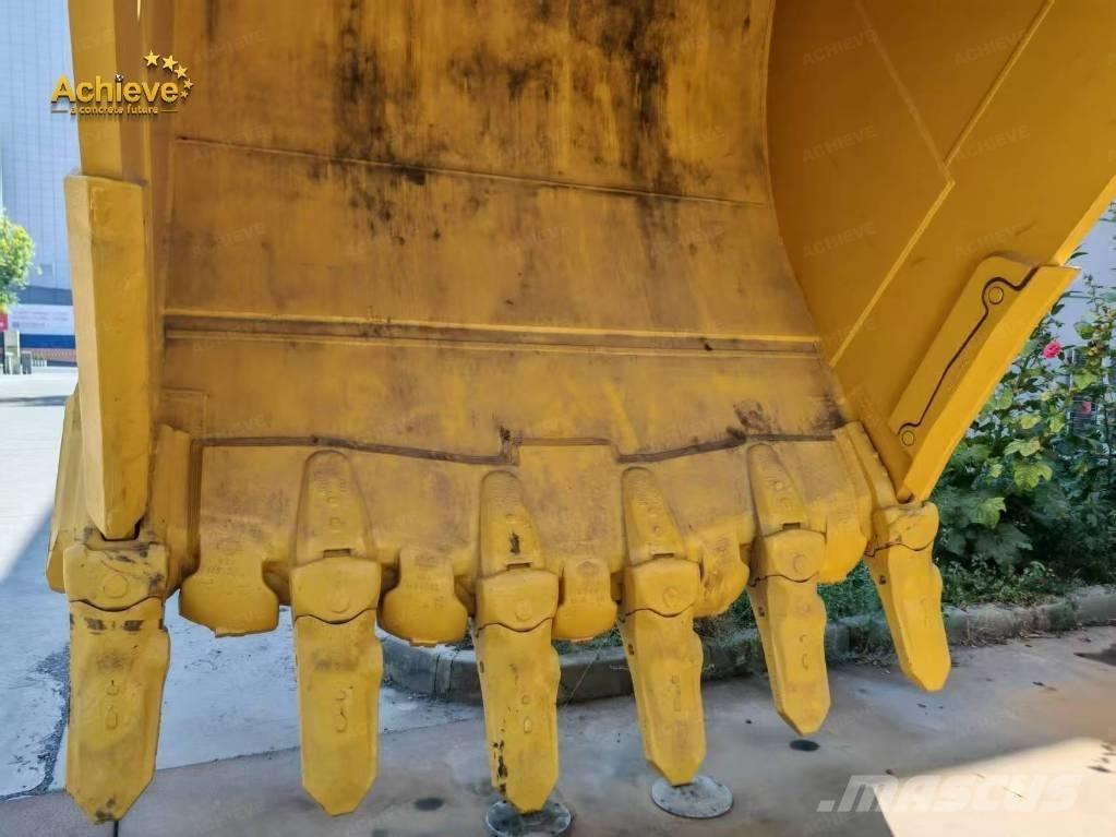 Komatsu PC 2000 حفارات زحافة