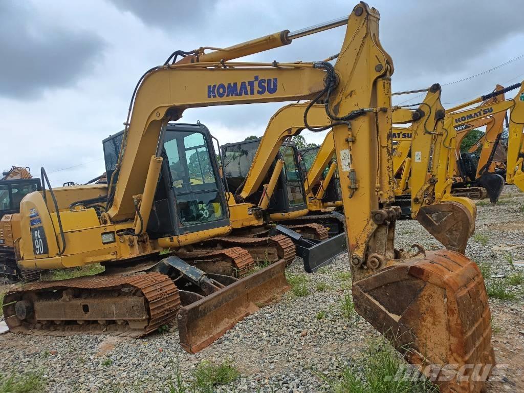 Komatsu PC 90 حفارات زحافة