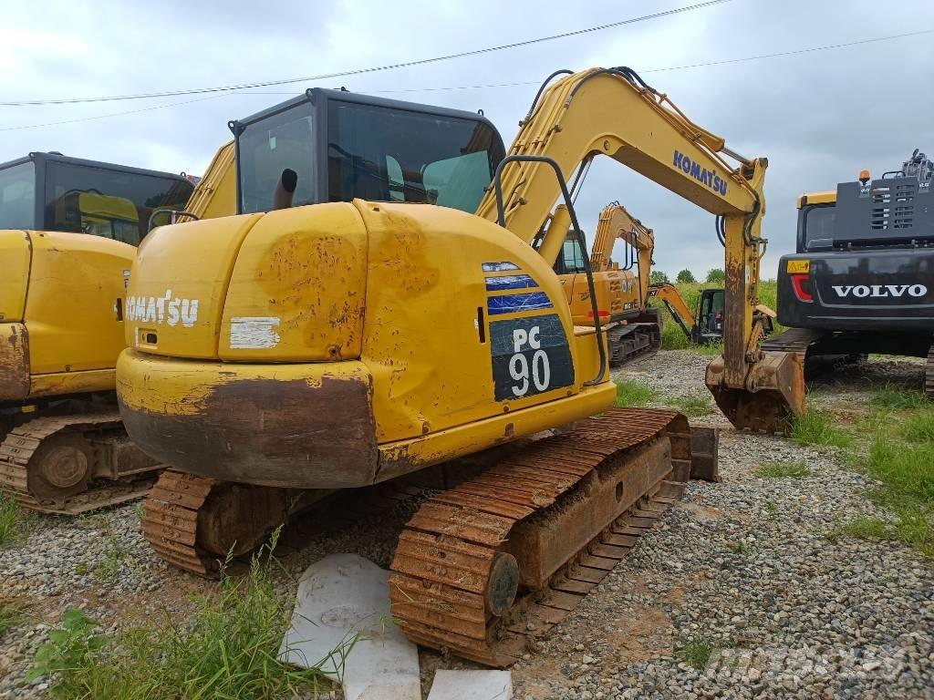 Komatsu PC 90 حفارات زحافة