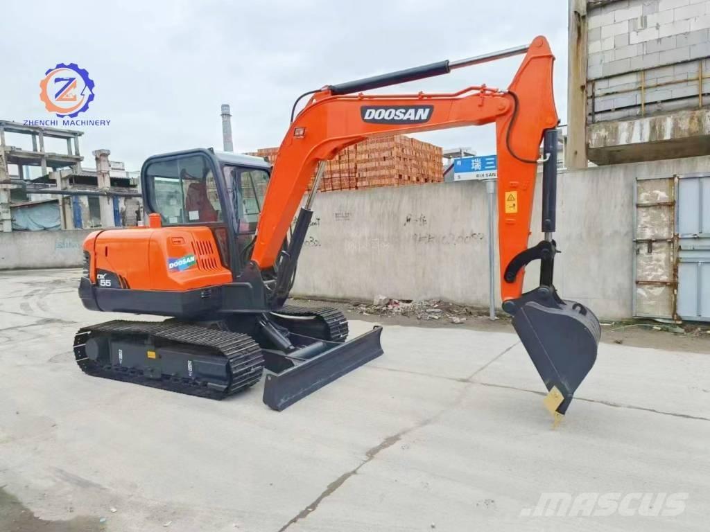 Doosan DX 55 حفارات صغيرة أقل من 7 طن (حفارات صغيرة)