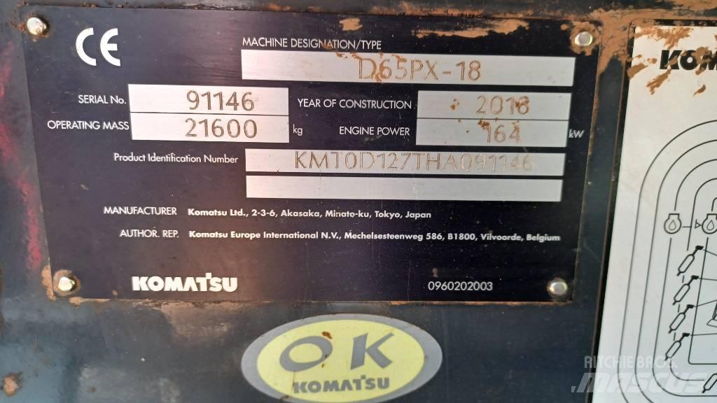 Komatsu D65PX-18 بلدوزرات مجنزرة
