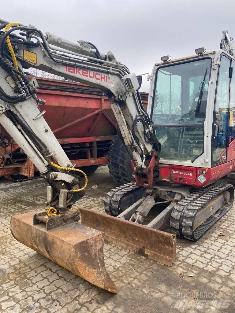 Takeuchi TB230 حفارات صغيرة أقل من 7 طن (حفارات صغيرة)