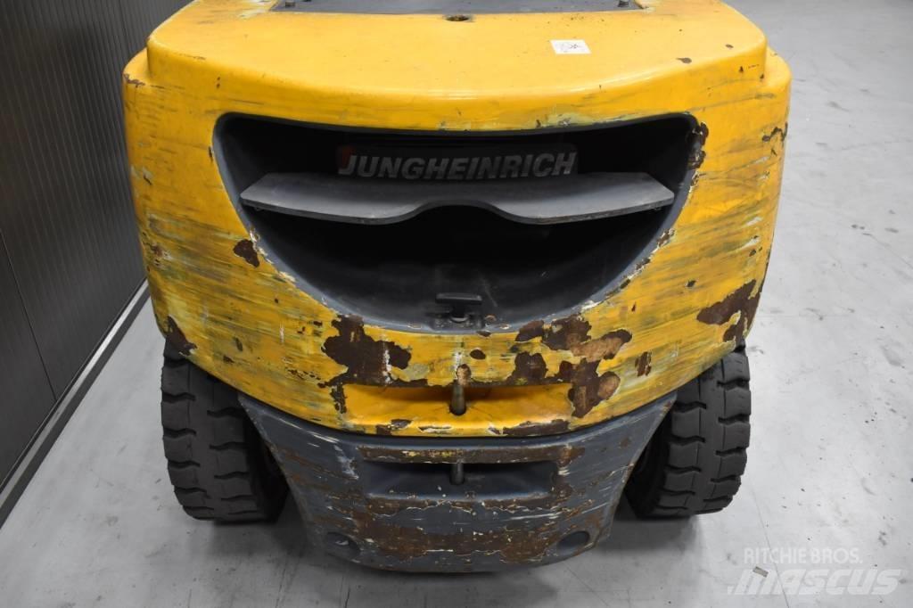 Jungheinrich DFG 550 شاحنات الديزل