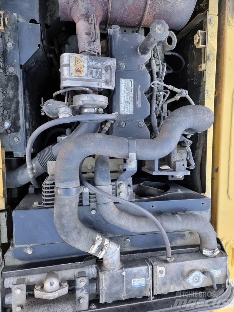 Komatsu PC180 LC-7EO حفارات زحافة