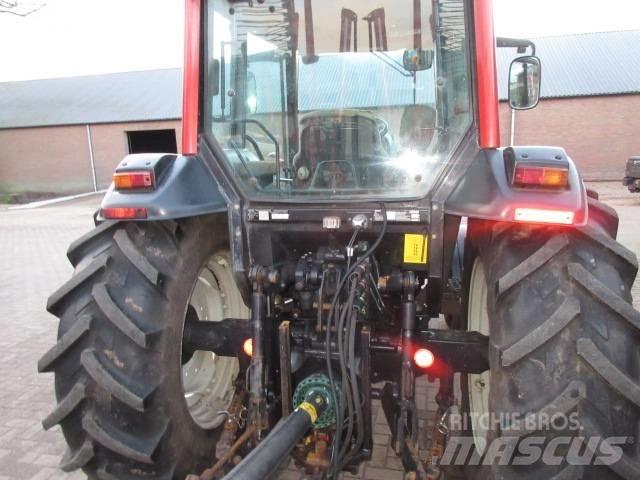 Valtra A 85n الجرارات