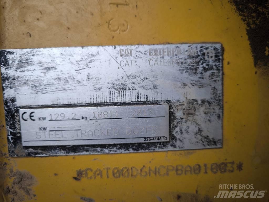 CAT D 6 N بلدوزرات مجنزرة