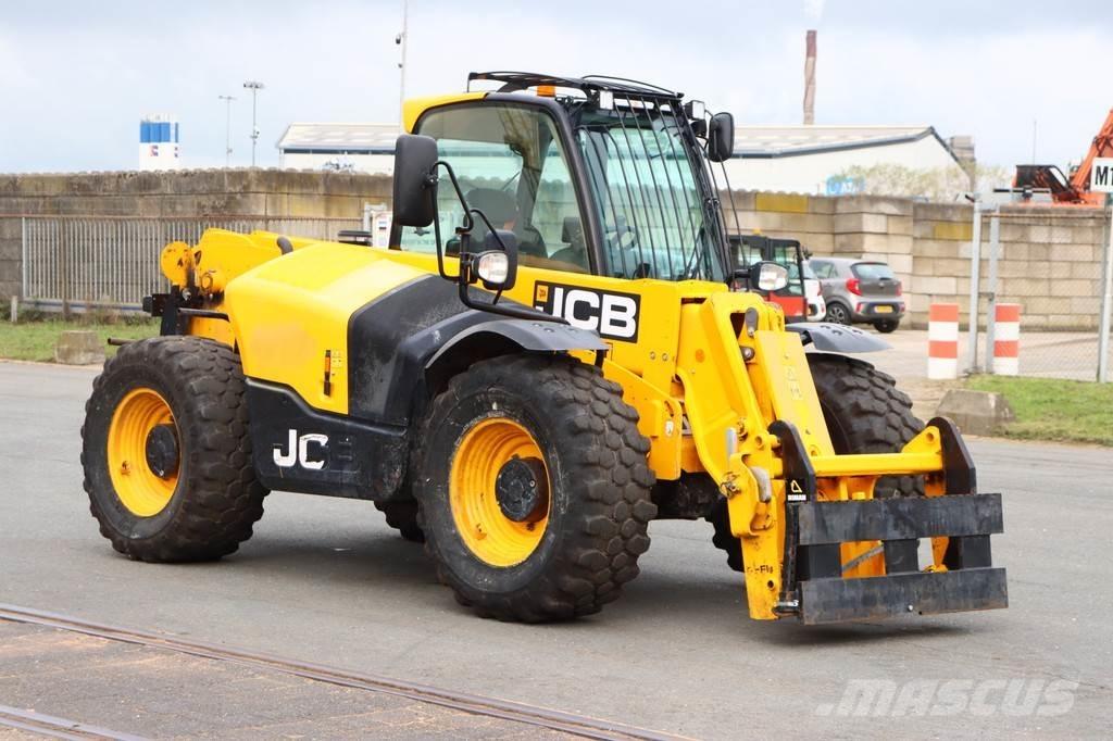 JCB 541-70 مناولات متداخلة