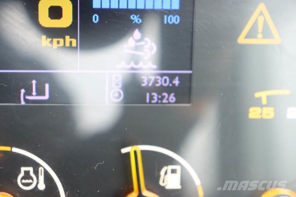 JCB 541-70 مناولات متداخلة