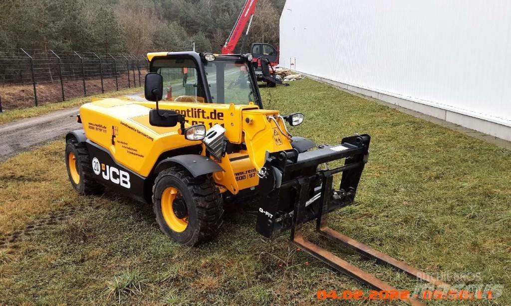 JCB 525-60 مناولات متداخلة