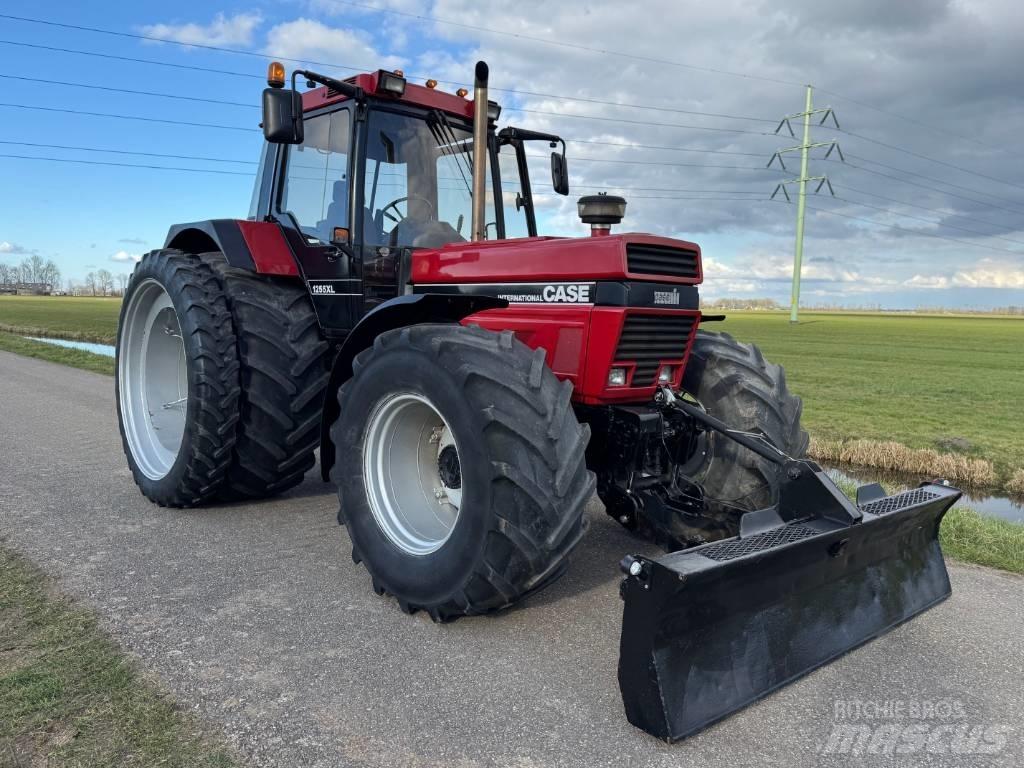 Case IH 1255 XL الجرارات