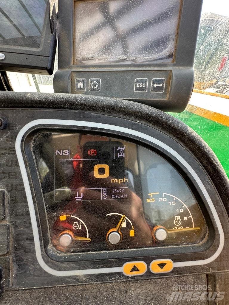 JCB 531-70 مناولات متداخلة
