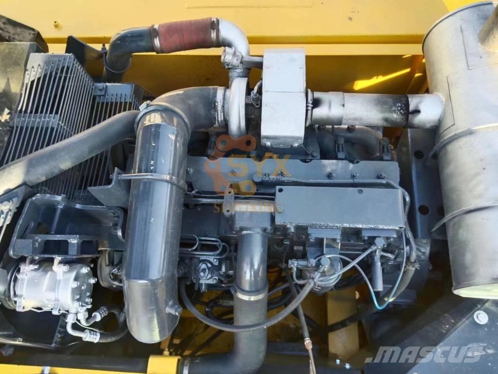 Komatsu PC 300-7 حفارات زحافة