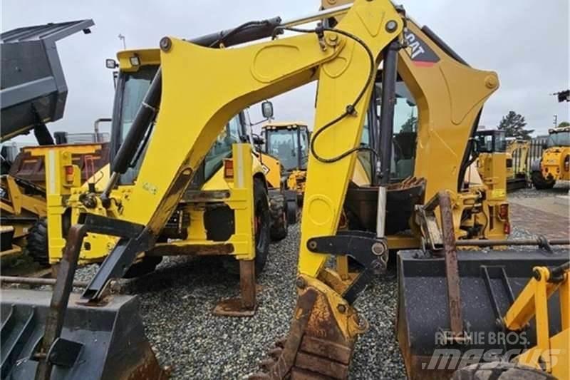 CAT 422E TLB لوادر ذات جرافات عكسية