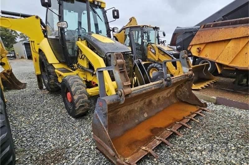 CAT 422E TLB لوادر ذات جرافات عكسية