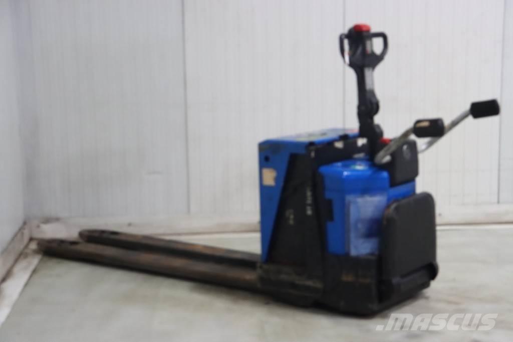 Toyota LPE200/8 معدات الرفع منخفض المستوى