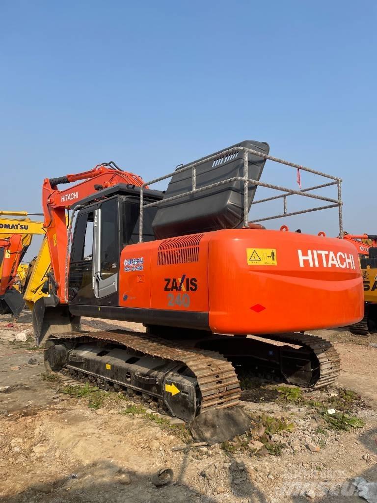 Hitachi ZX 240 حفارات زحافة