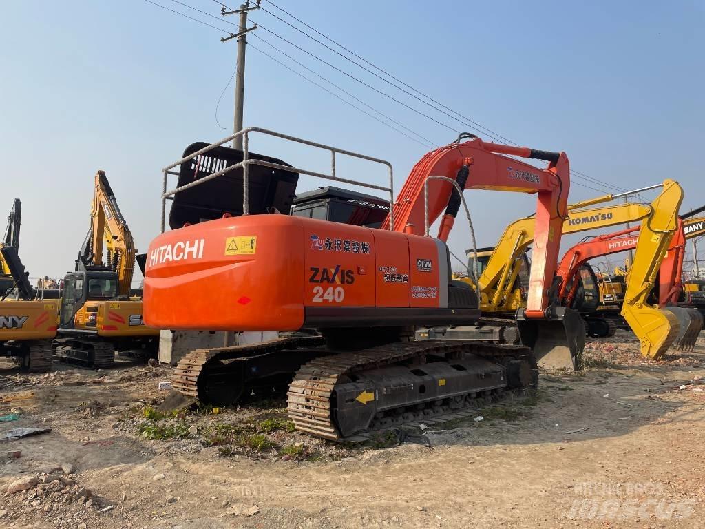 Hitachi ZX 240 حفارات زحافة