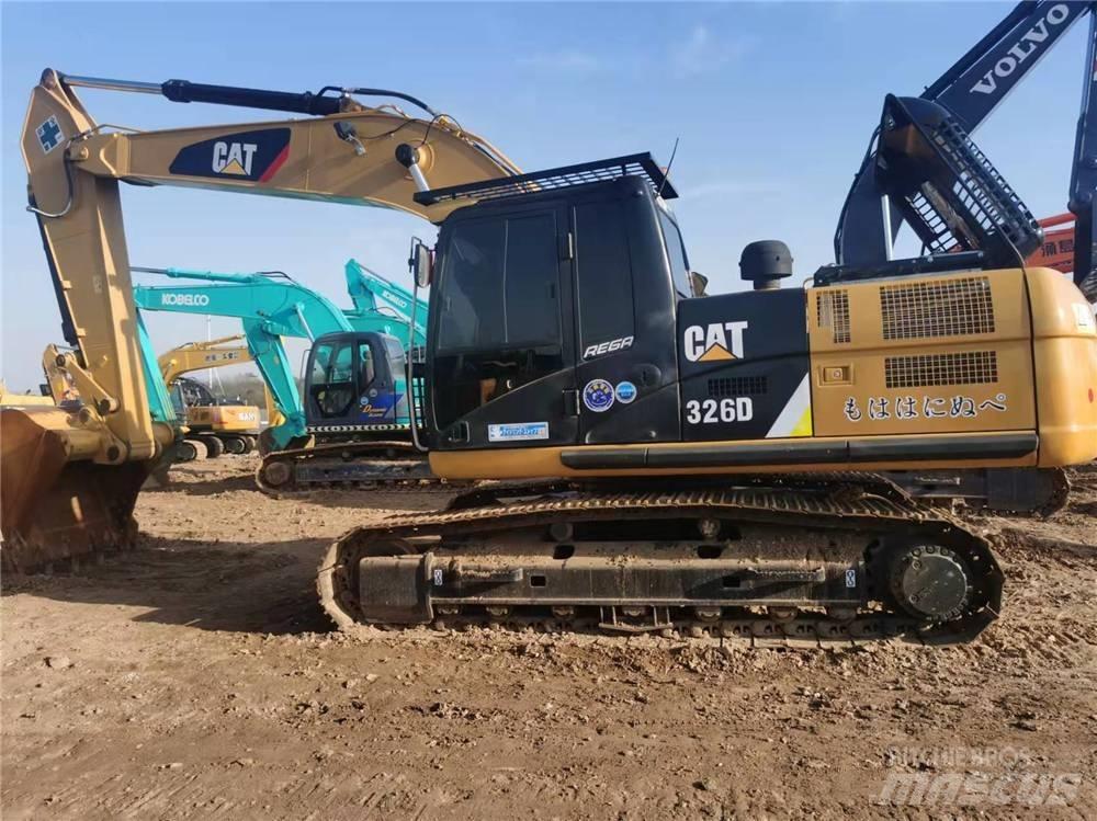 CAT 326D حفارات زحافة