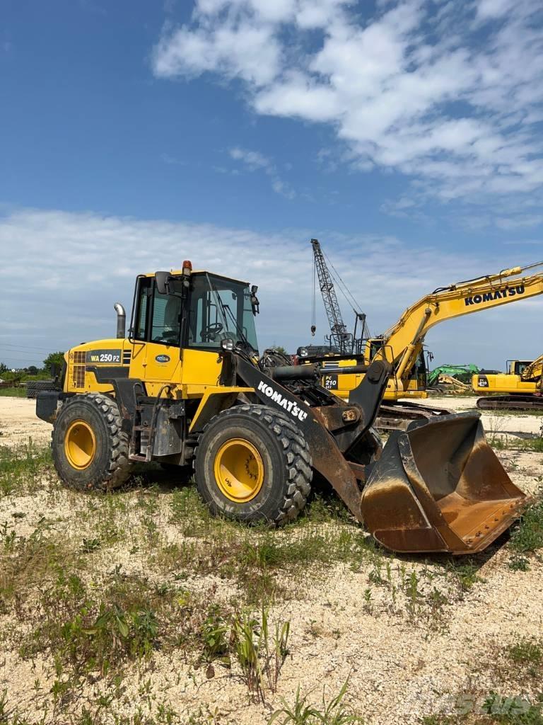 Komatsu WA 250 PZ-6 لوادر بعجل