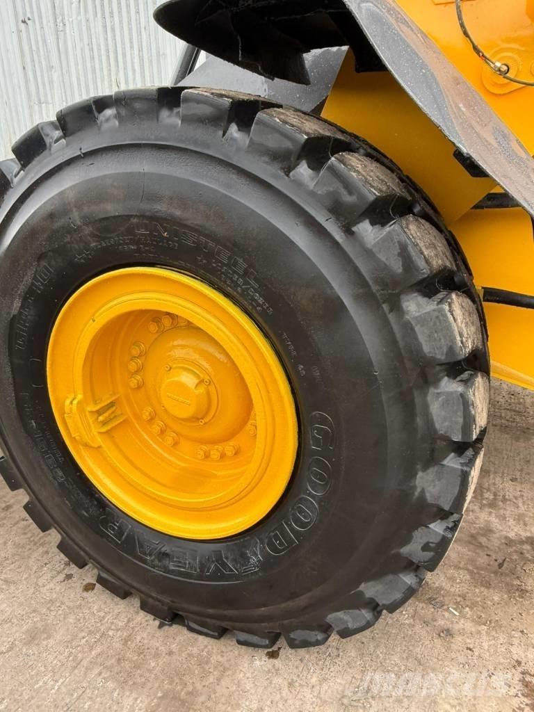 Volvo L 110 H لوادر بعجل