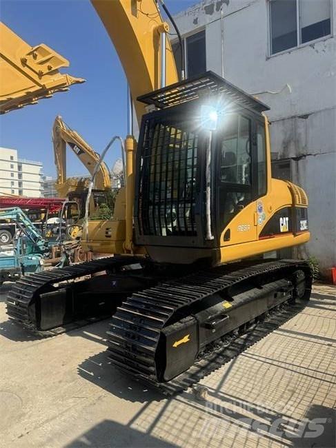 CAT 320 C L حفارات زحافة