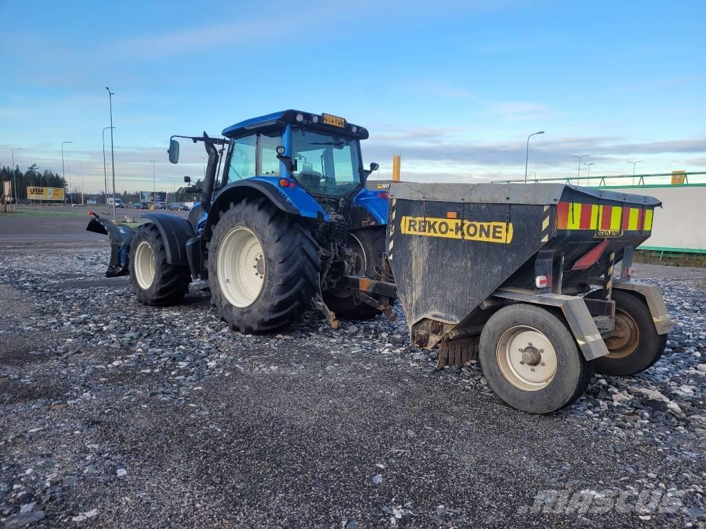 Valtra N 123 الجرارات