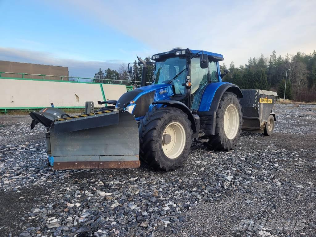 Valtra N 123 الجرارات