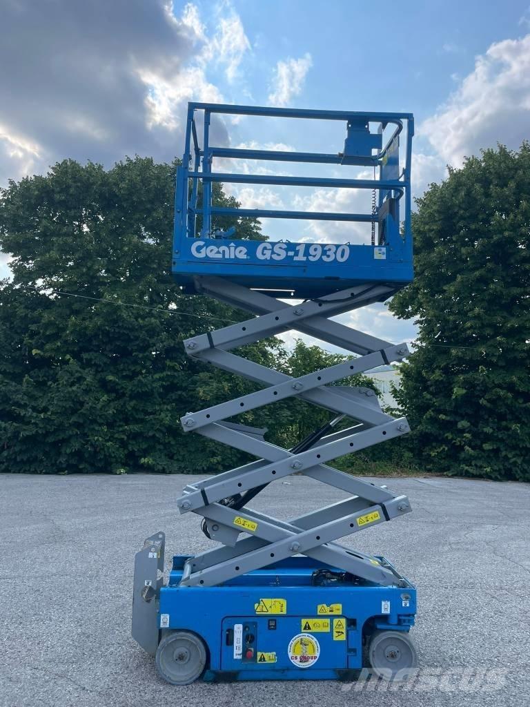Genie GS 1930 رافعات مقصية الشكل
