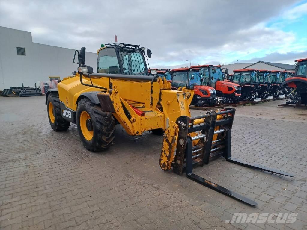 JCB 540-140 مناولات متداخلة