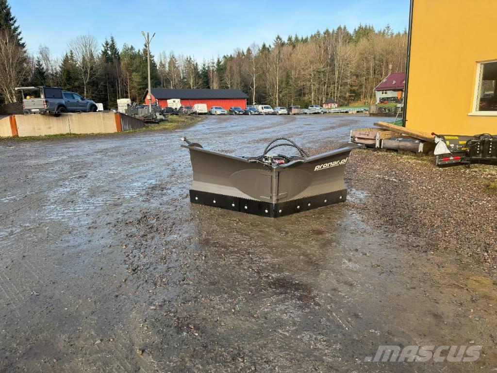 Pronar PUV 2600 M حراثات ونصول الجليد