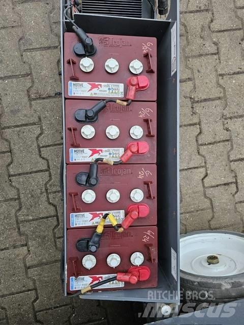 SkyJack SJ III 4632 رافعات مقصية الشكل